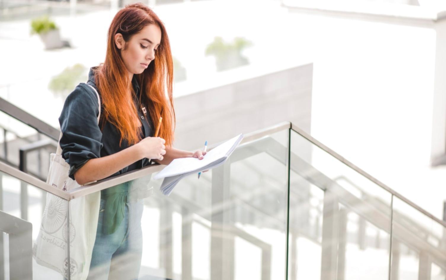 Успешные выпускники программы финансового планирования на церемонии завершения курса